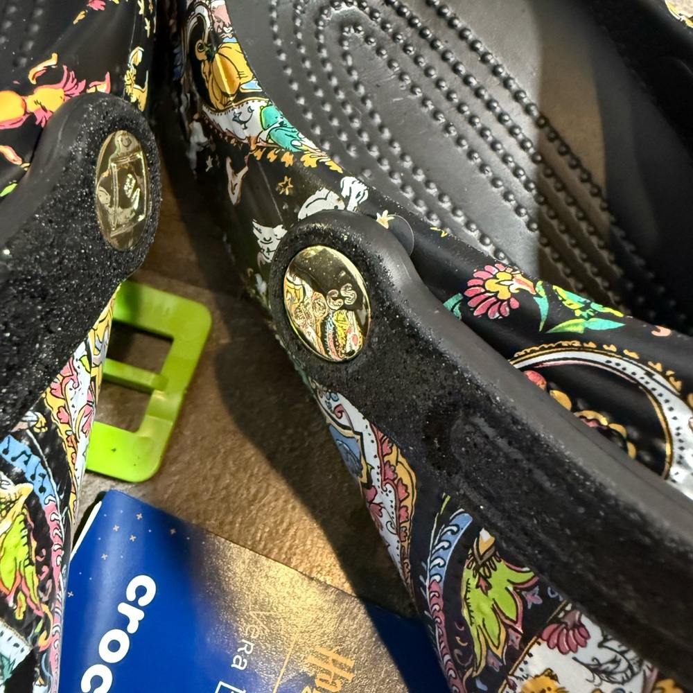 NWT CROCS X Vera Bradley X Harry Potter Crocs- W11 M9 - Picture 4 of 7